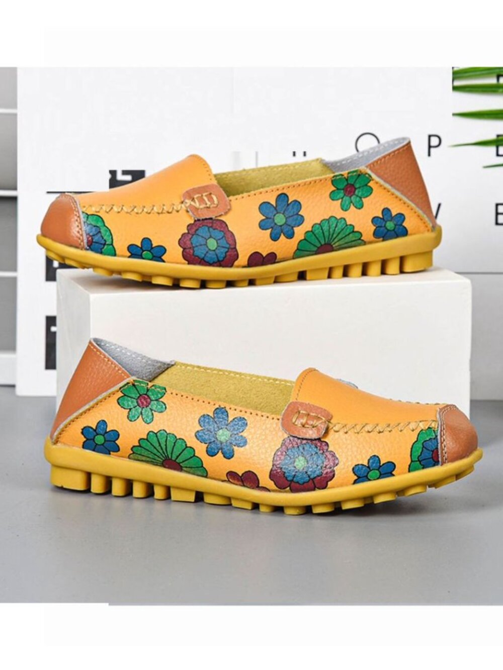 VenusCelia - Remote Control Leather Loafers Moccasins Slip-On | Yellow | Size 6